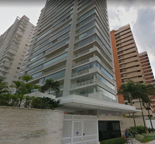  A METADE IDEAL DO IMÓVEL DE MATRÍCULA Nº 101.332 DO CARTÓRIO DE REGISTRO DE IMÓVEIS DE GUARUJÁ (DE PROPRIEDADE DE ELSON DALITHESI VENANCIO). CADASTRO MUNICIPAL: 1-0017-001-117. DESCRIÇÃO: A metade ideal do apartamento nº 63, localizado no 6º andar do Edifício Ibiza, Torre B, integrante do Condomíni